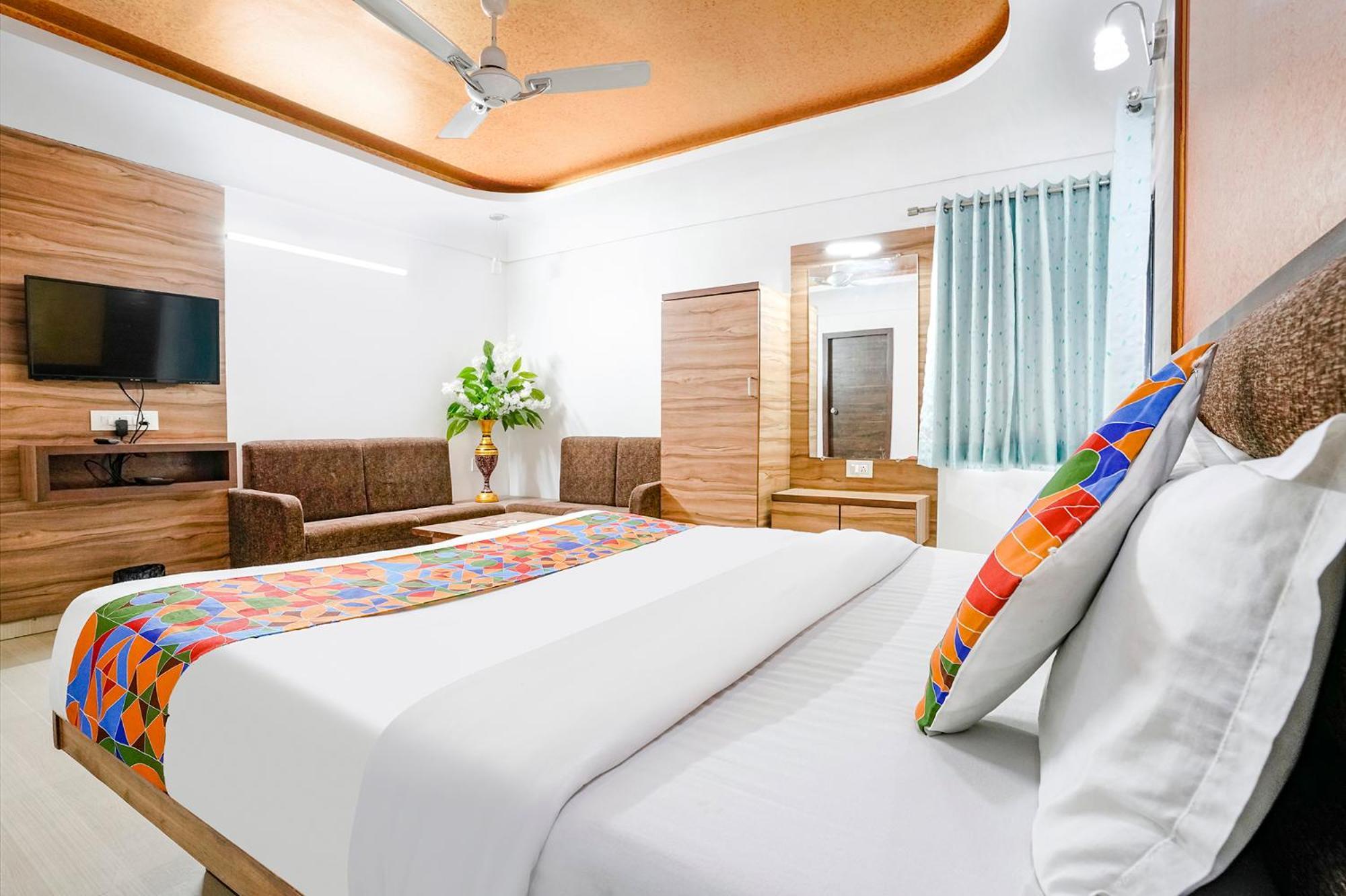 Fabhotel Ratna Palace Ahmadabad Zewnętrze zdjęcie